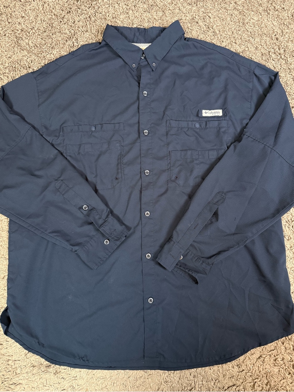 Columbia Men's Dark Blue Long-Sleeve Button-Down Shirt